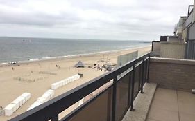 Wenduine Zeedijk, A Seafront Appartment Very Close To Bruges